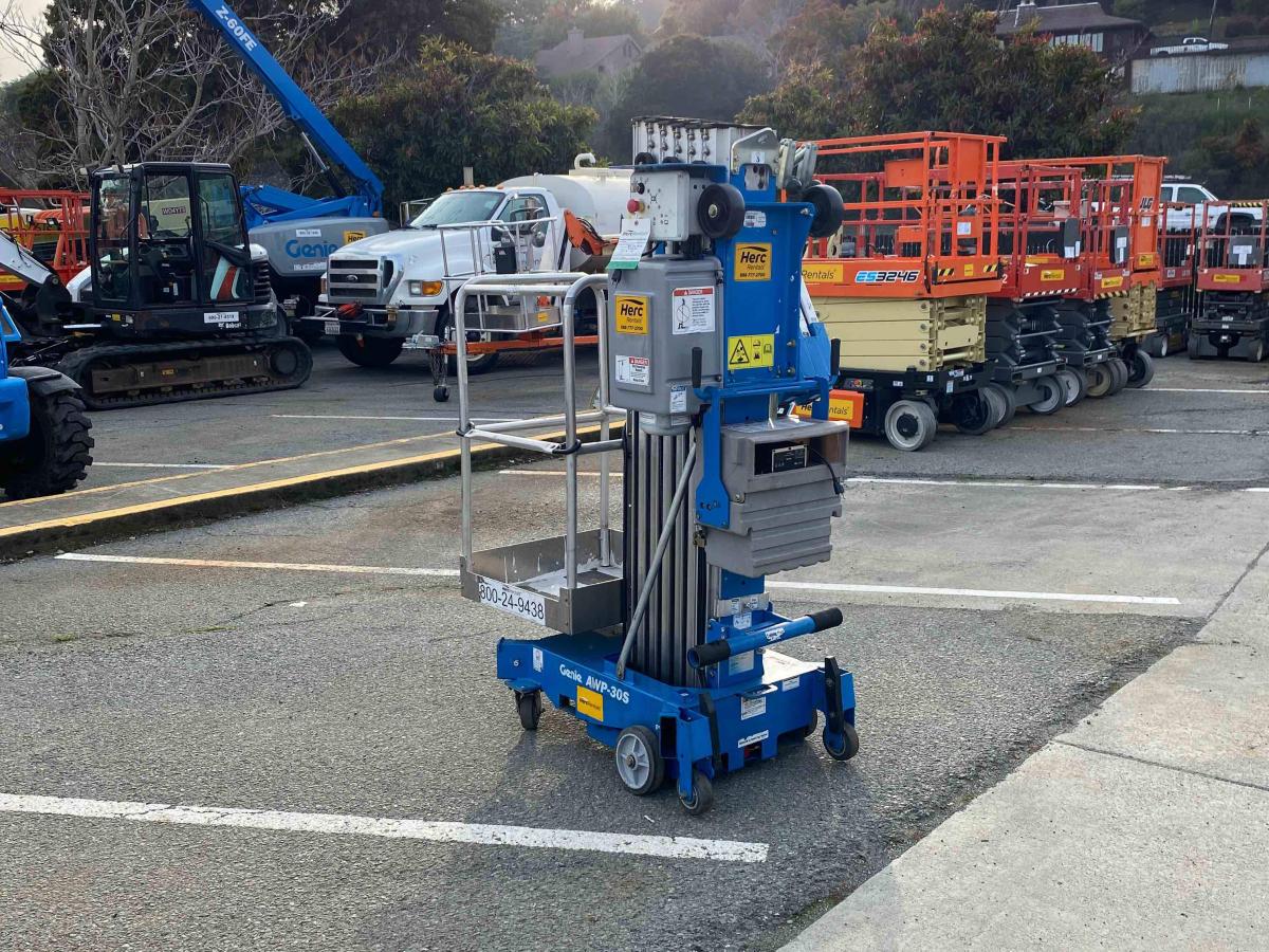 2019 Genie AWP-30S