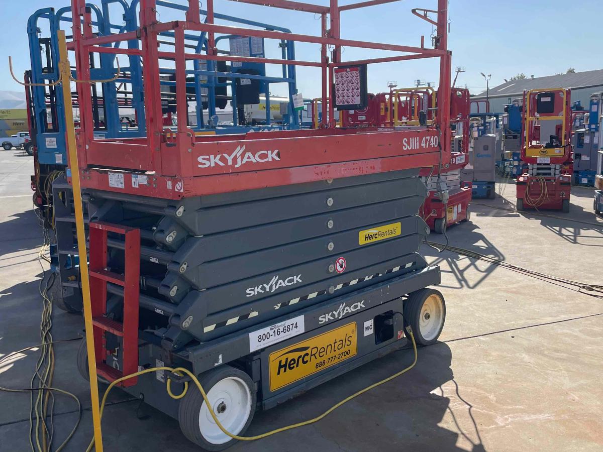 2017 Skyjack SJ4740