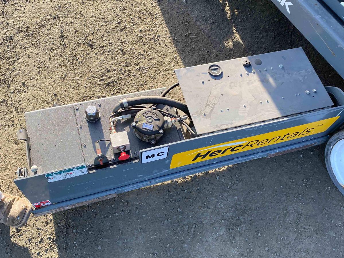 2017 Skyjack SJ4740-8