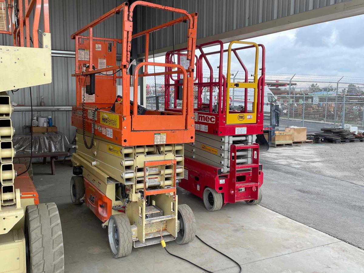 2017 JLG 2632ES