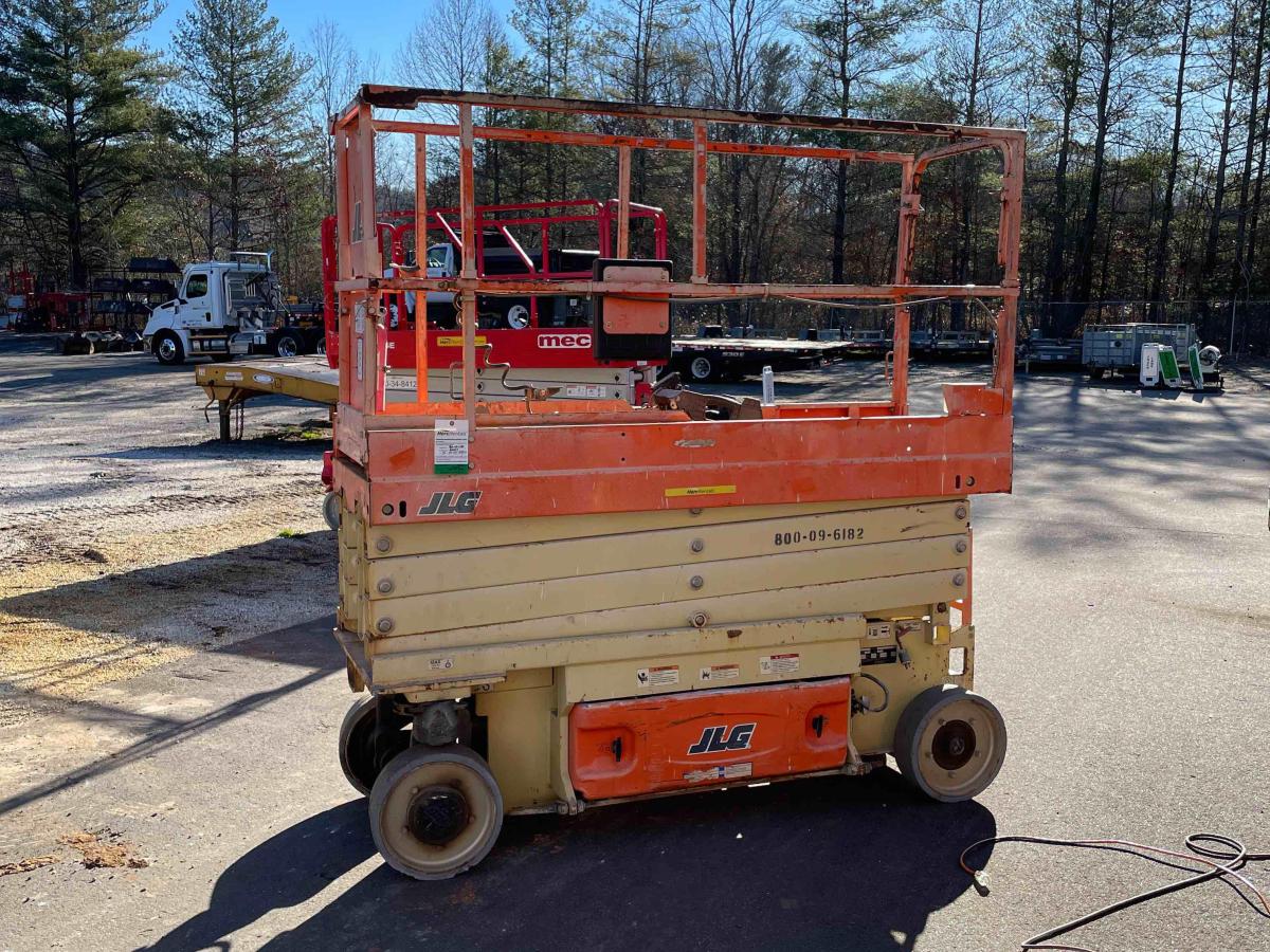 2016 JLG 2632ES