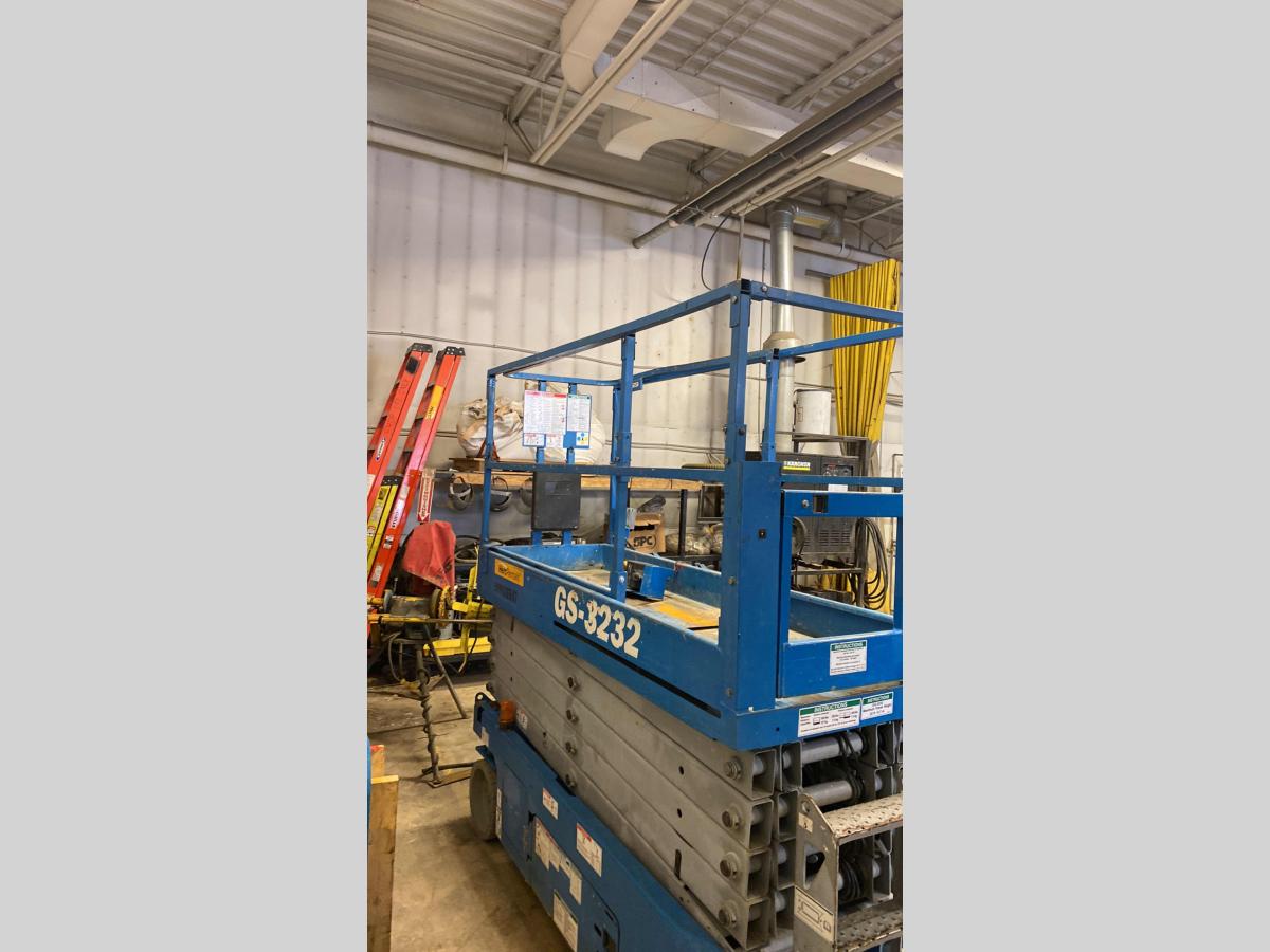 2014 Genie GS-3232