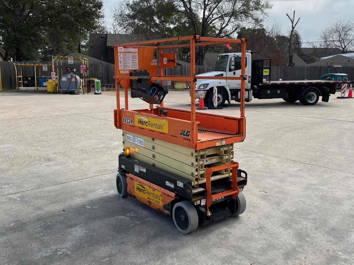 2018 JLG 1932R