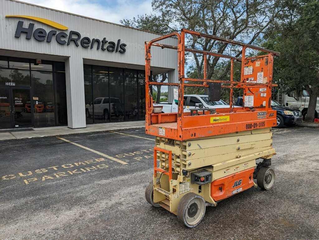 2016 JLG 2632ES