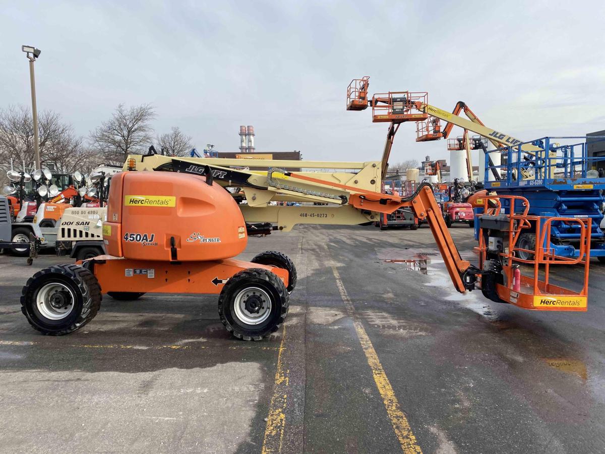 2013 JLG 450AJ