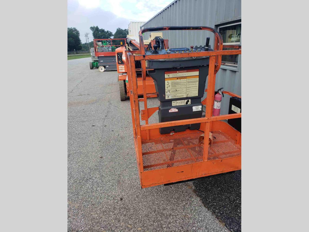 2015 JLG E400AJPN-3