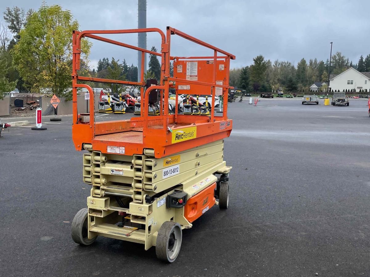 2017 JLG 2646ES-4