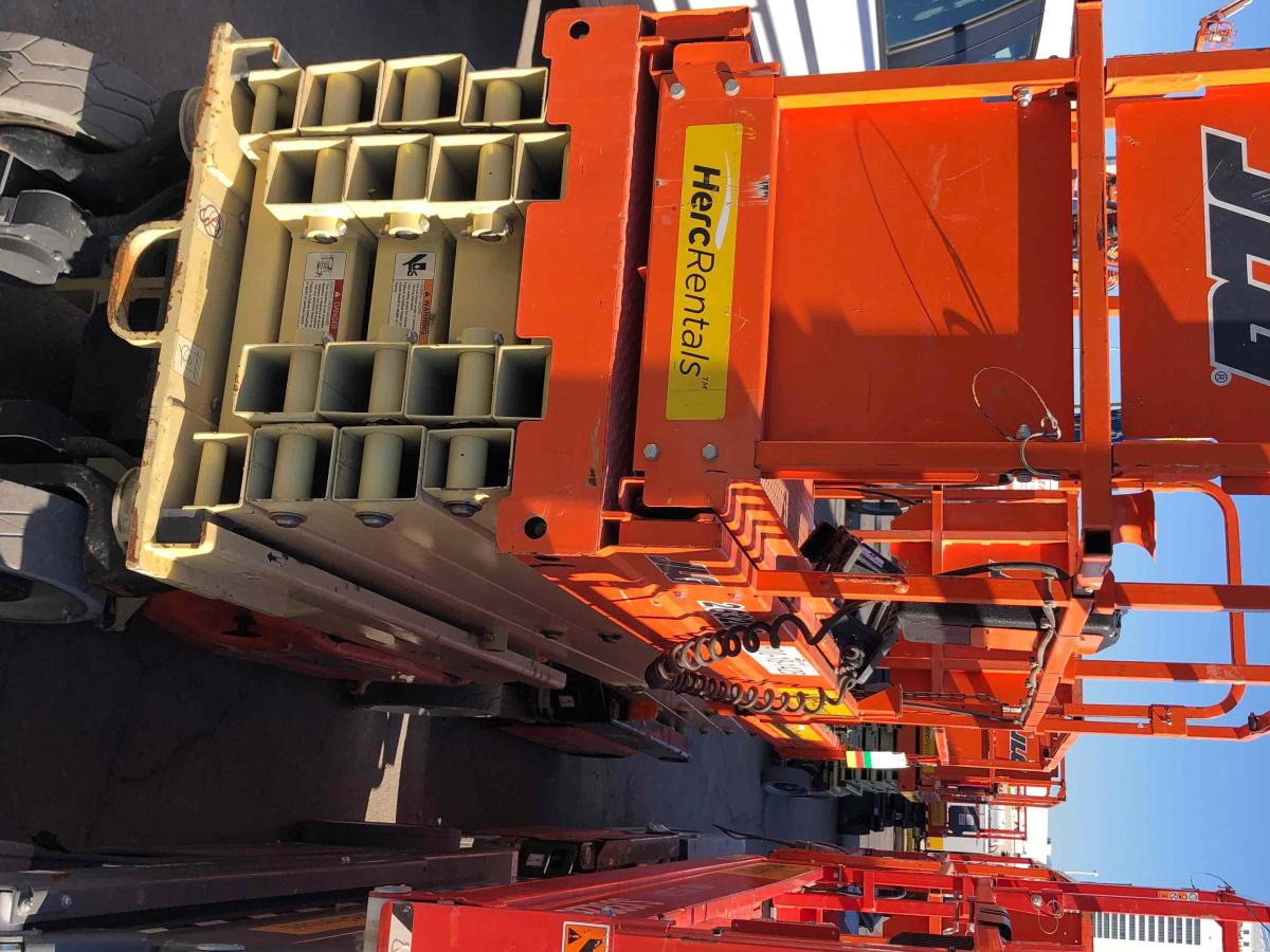 2017 JLG 2632ES-2