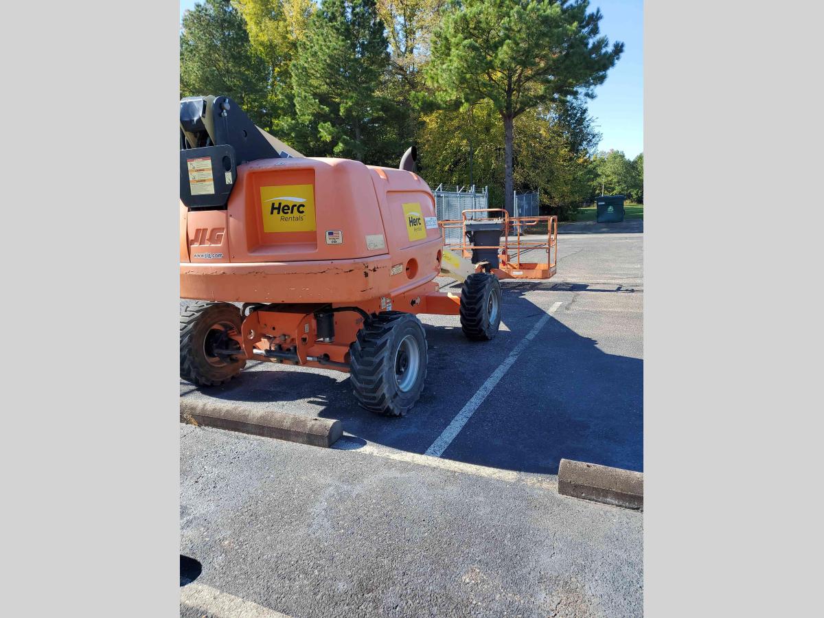 2014 JLG 400S