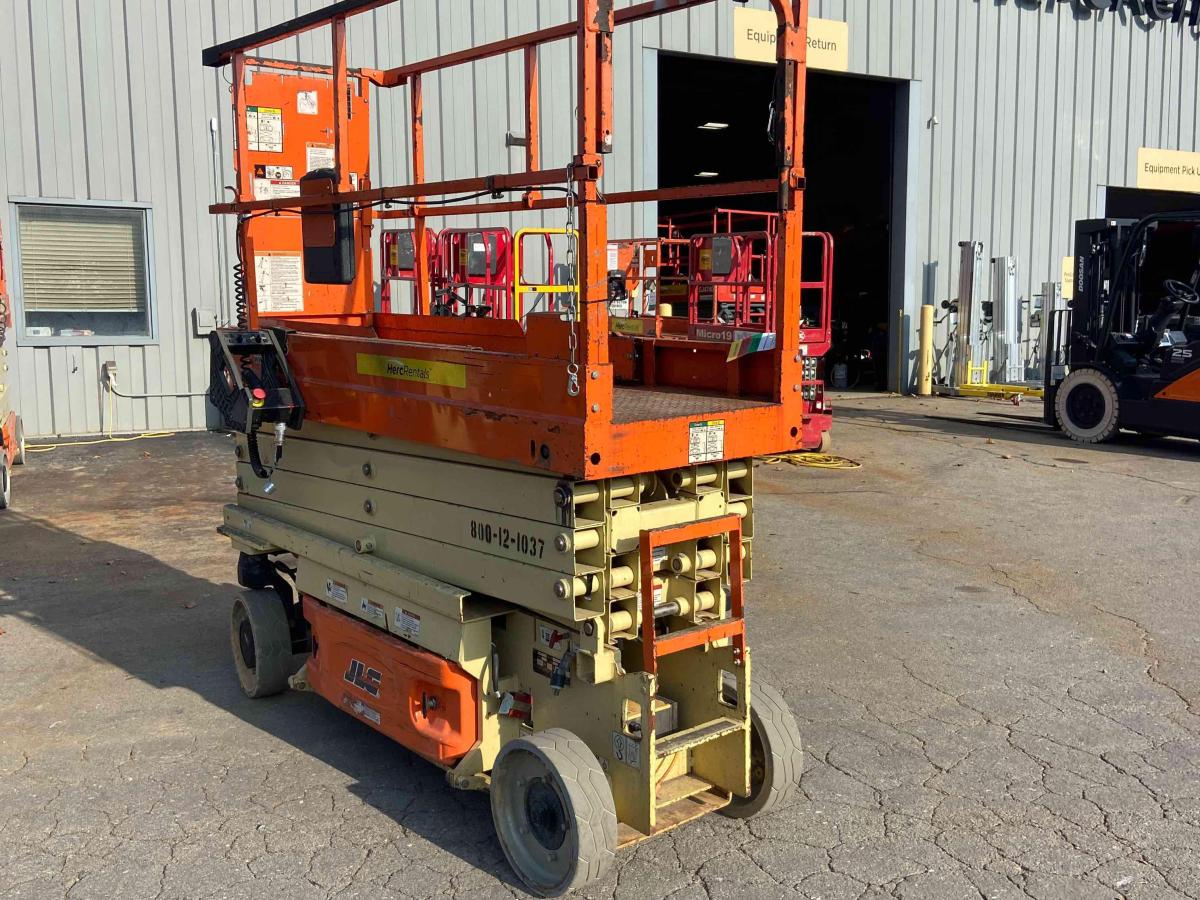 2016 JLG 2632ES