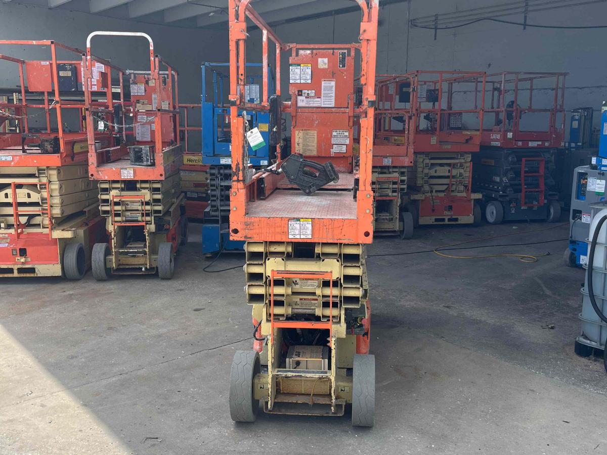 2016 JLG 2632ES