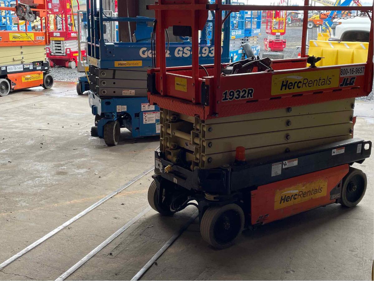 2017 JLG 1932R