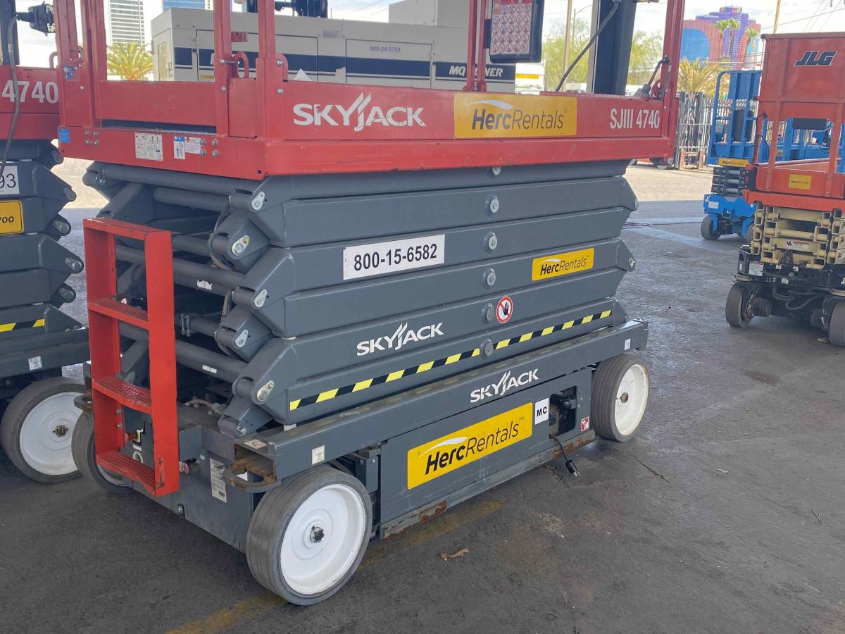 2017 Skyjack SJ4740