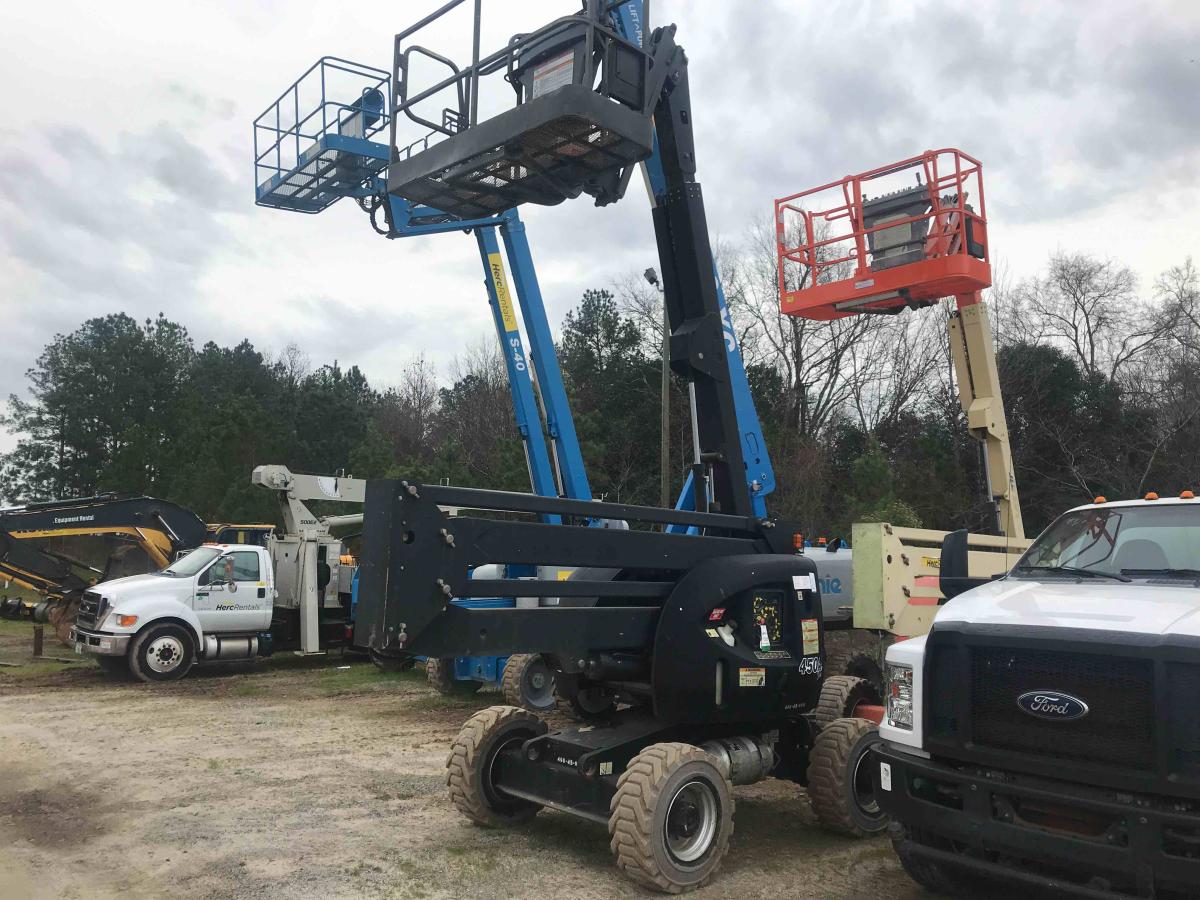 2012 JLG 450AJ