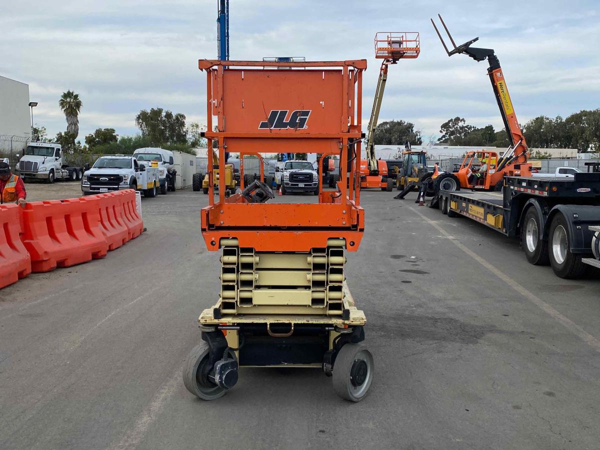 2016 JLG 3246ES