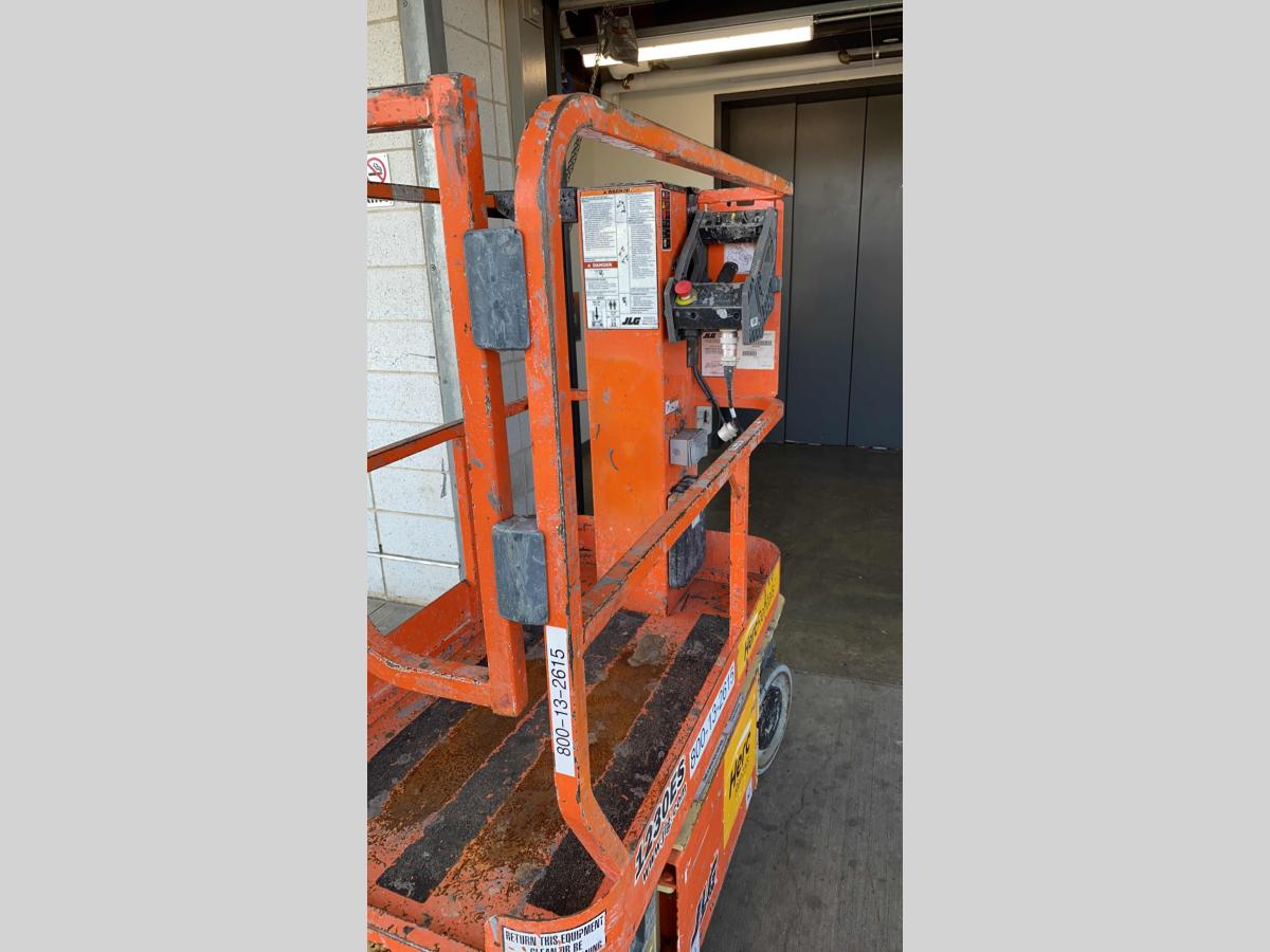 2016 JLG 1230ES