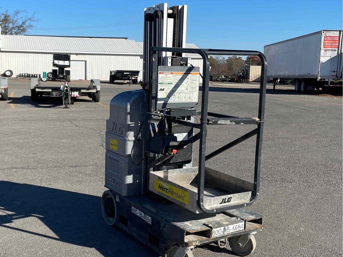 2017 JLG 20MVL