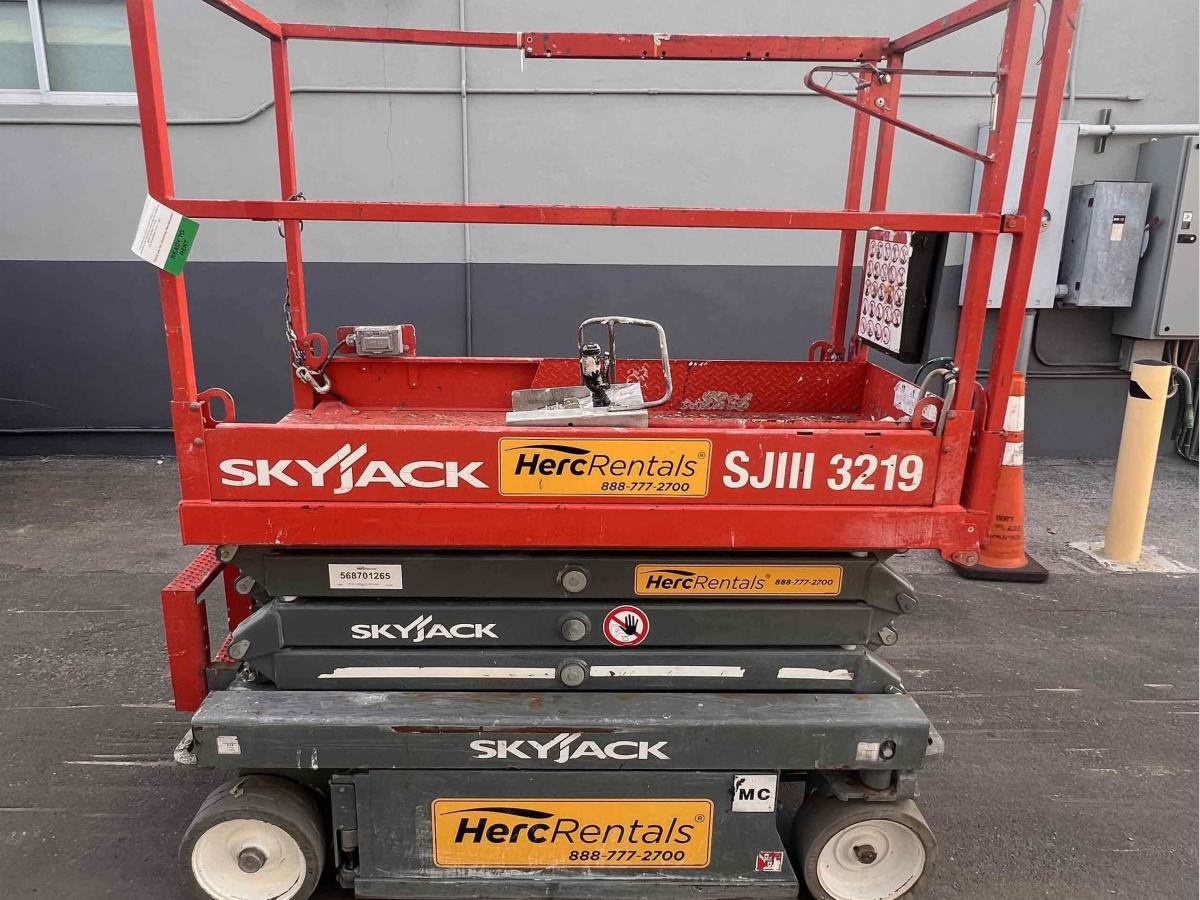 2017 Skyjack SJ3219