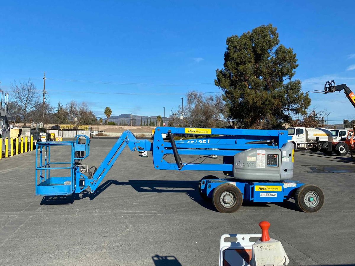 2014 Genie Z-45/25J