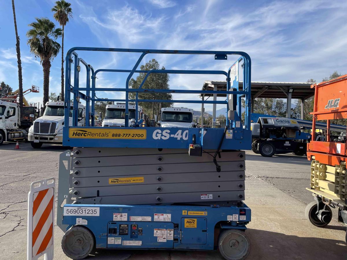 2017 Genie GS-4047
