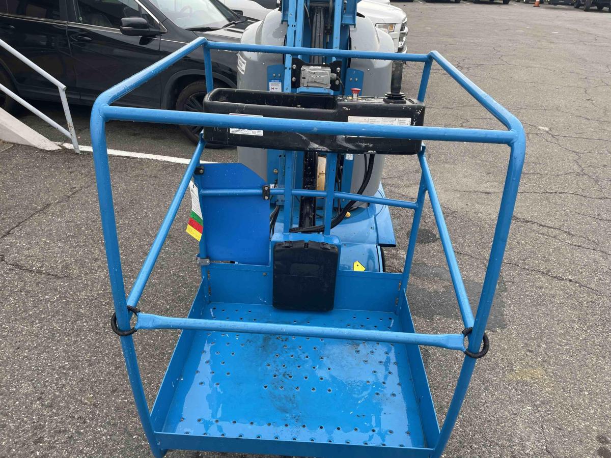 2017 Genie GR26J