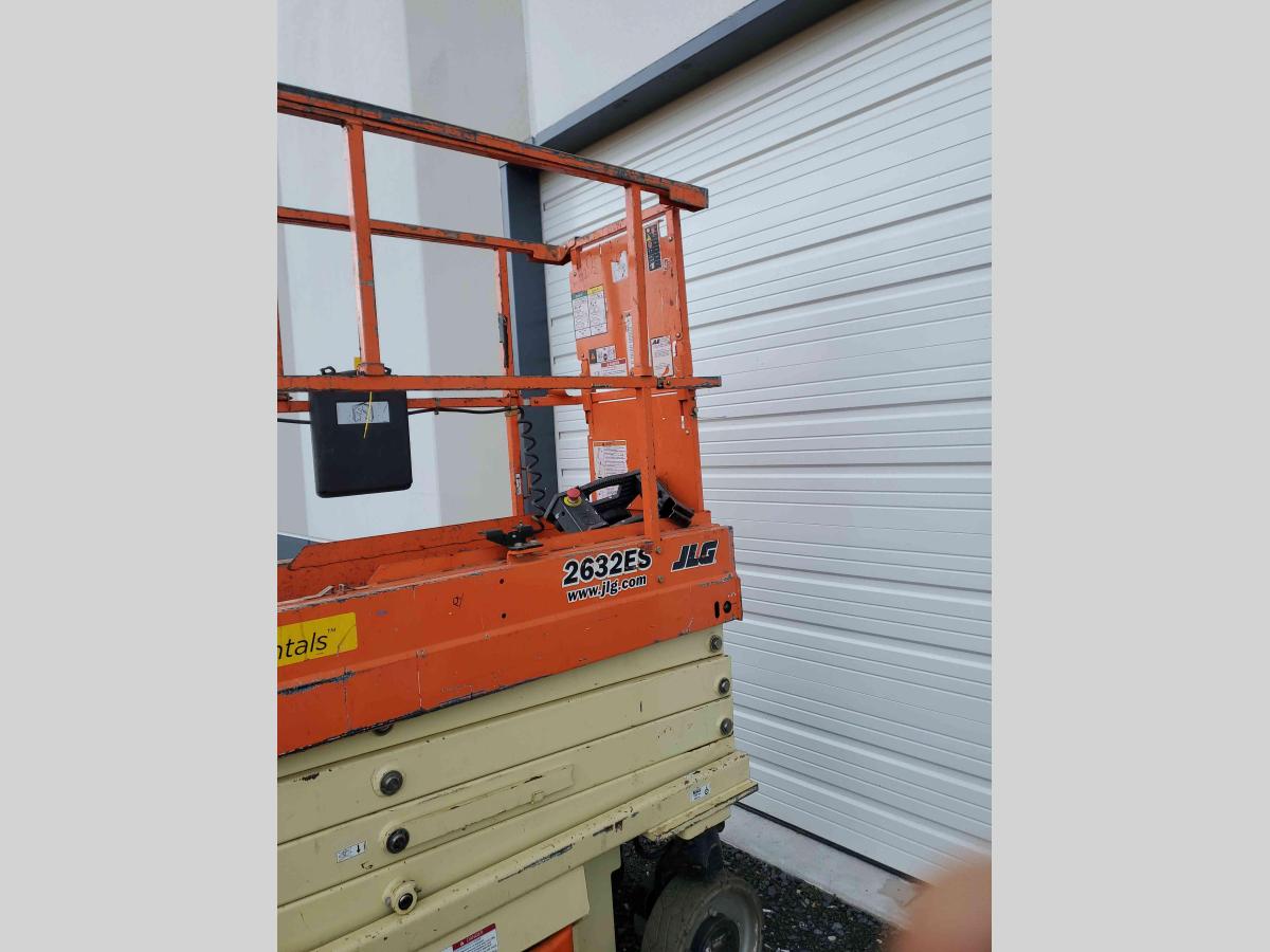 2016 JLG 2632ES