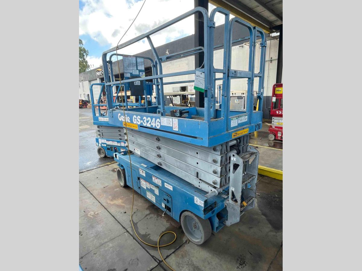2013 Genie GS-3246