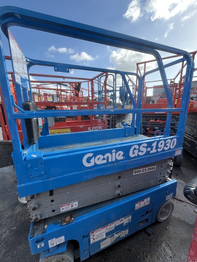 2018 Genie GS-1930