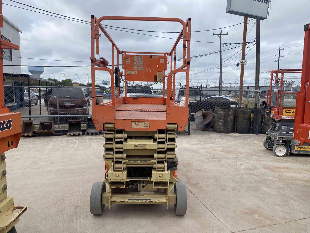 2017 JLG 2646ES