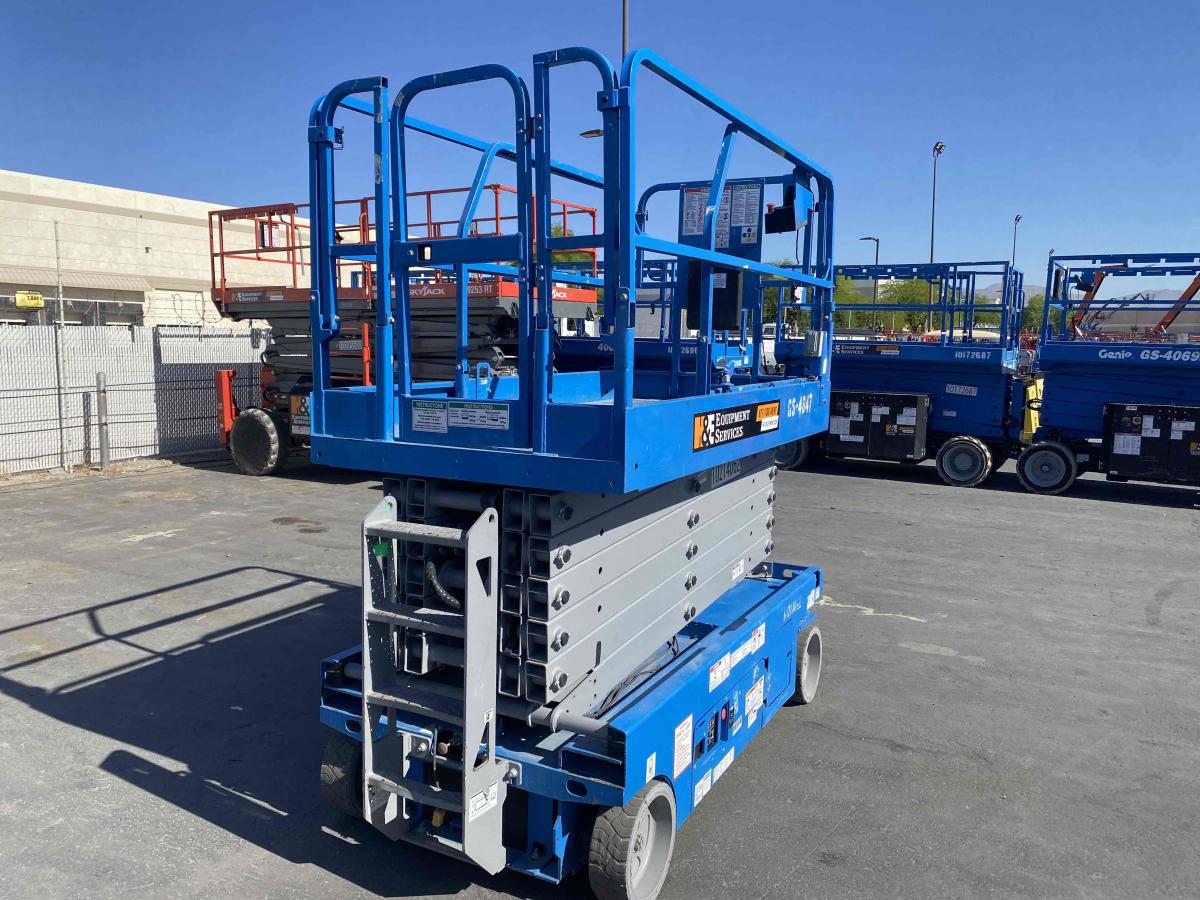 2017 Genie GS-4047