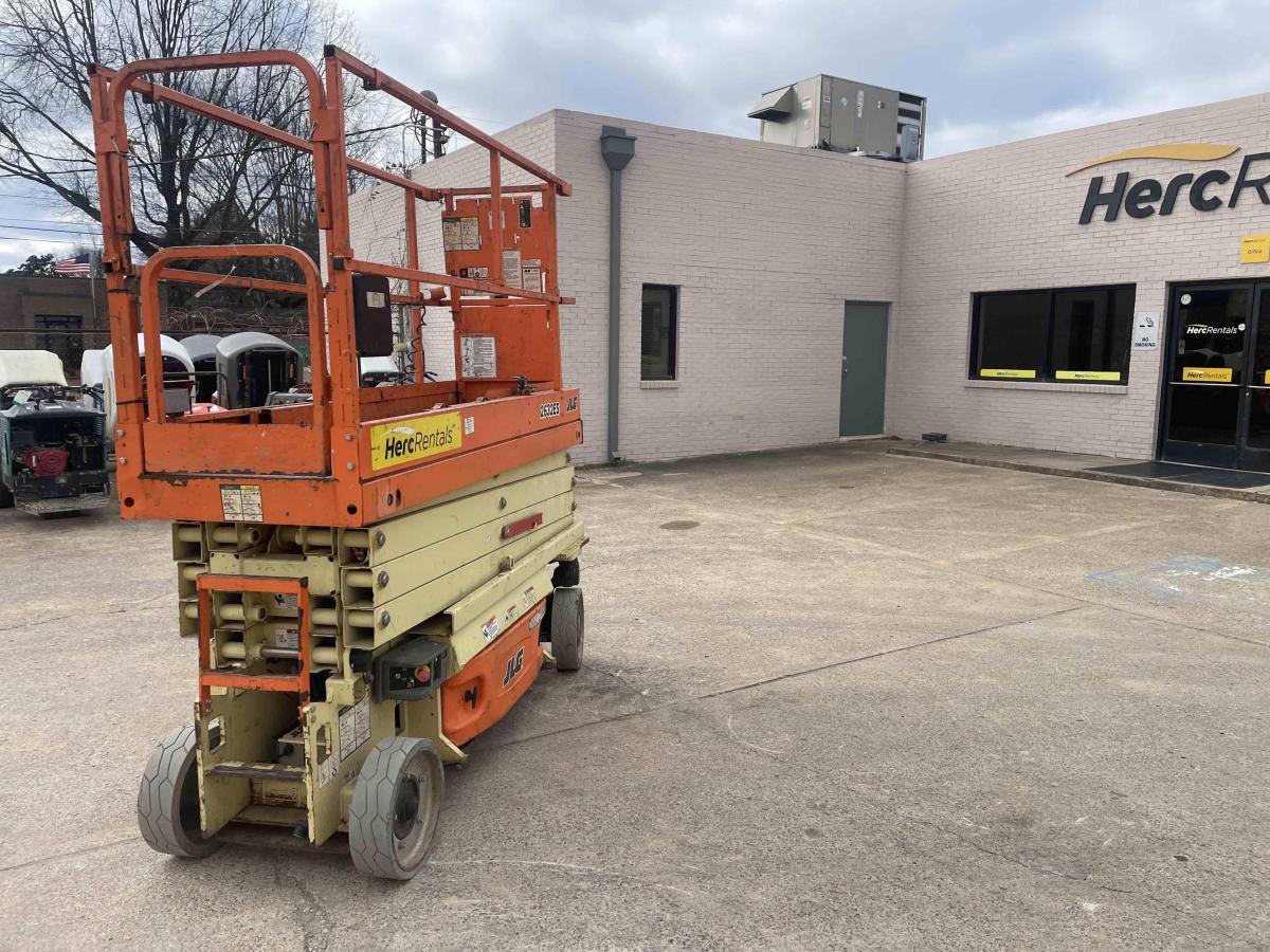 2018 JLG 2632ES