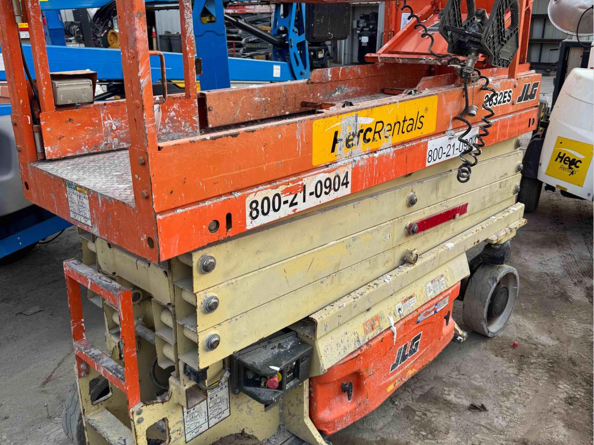 2018 JLG 2632ES