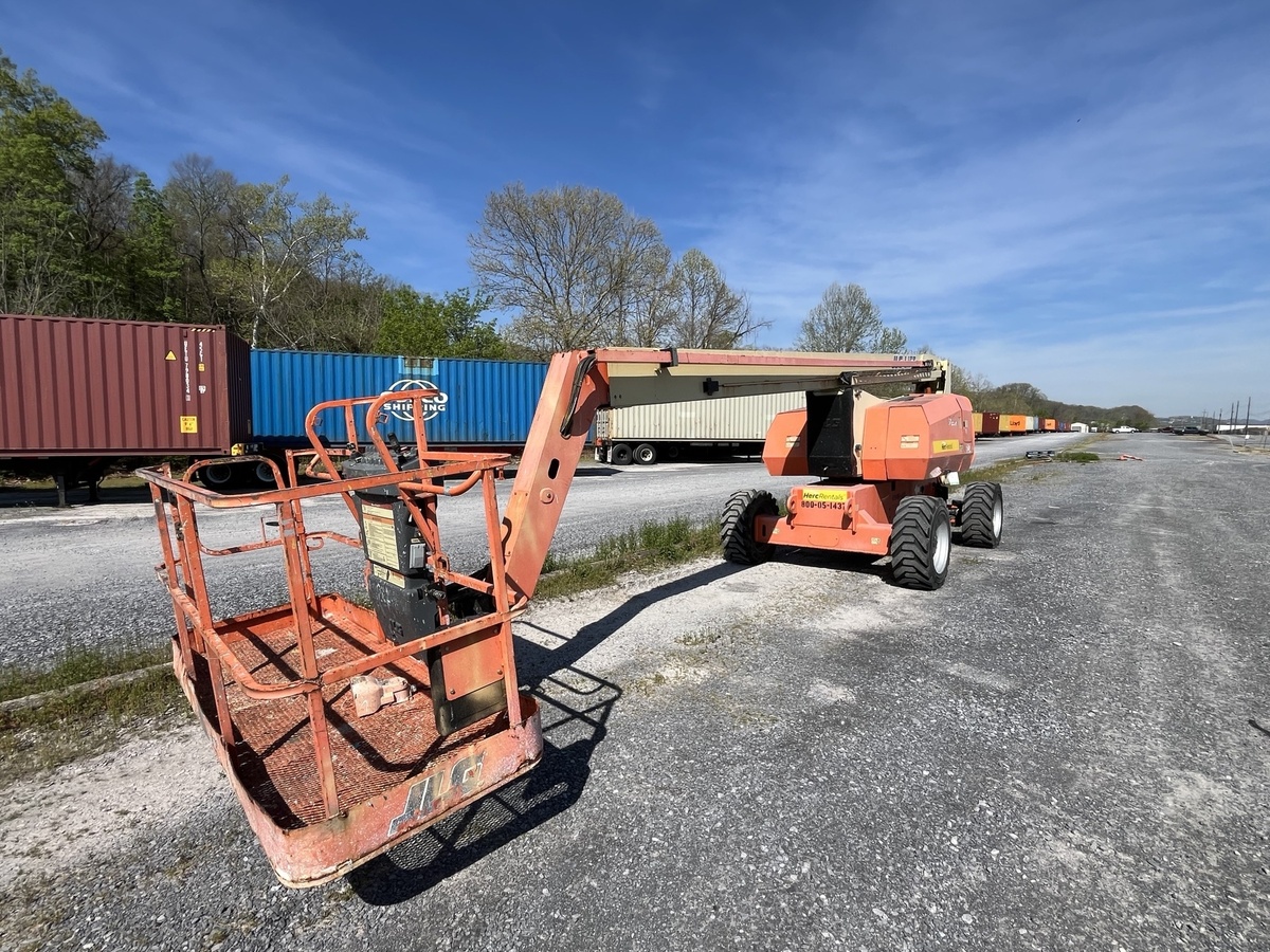 2015 JLG 800A