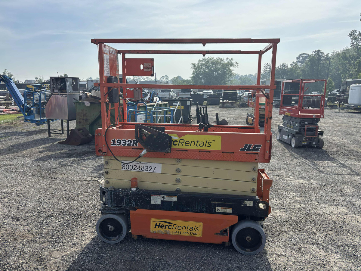 2019 JLG 1932R-6