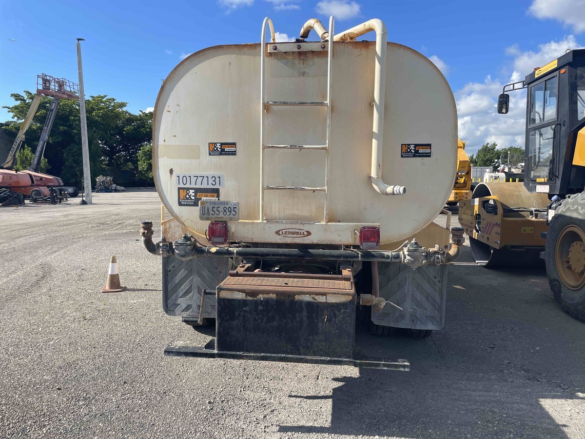 2015 Freightliner M2106-5