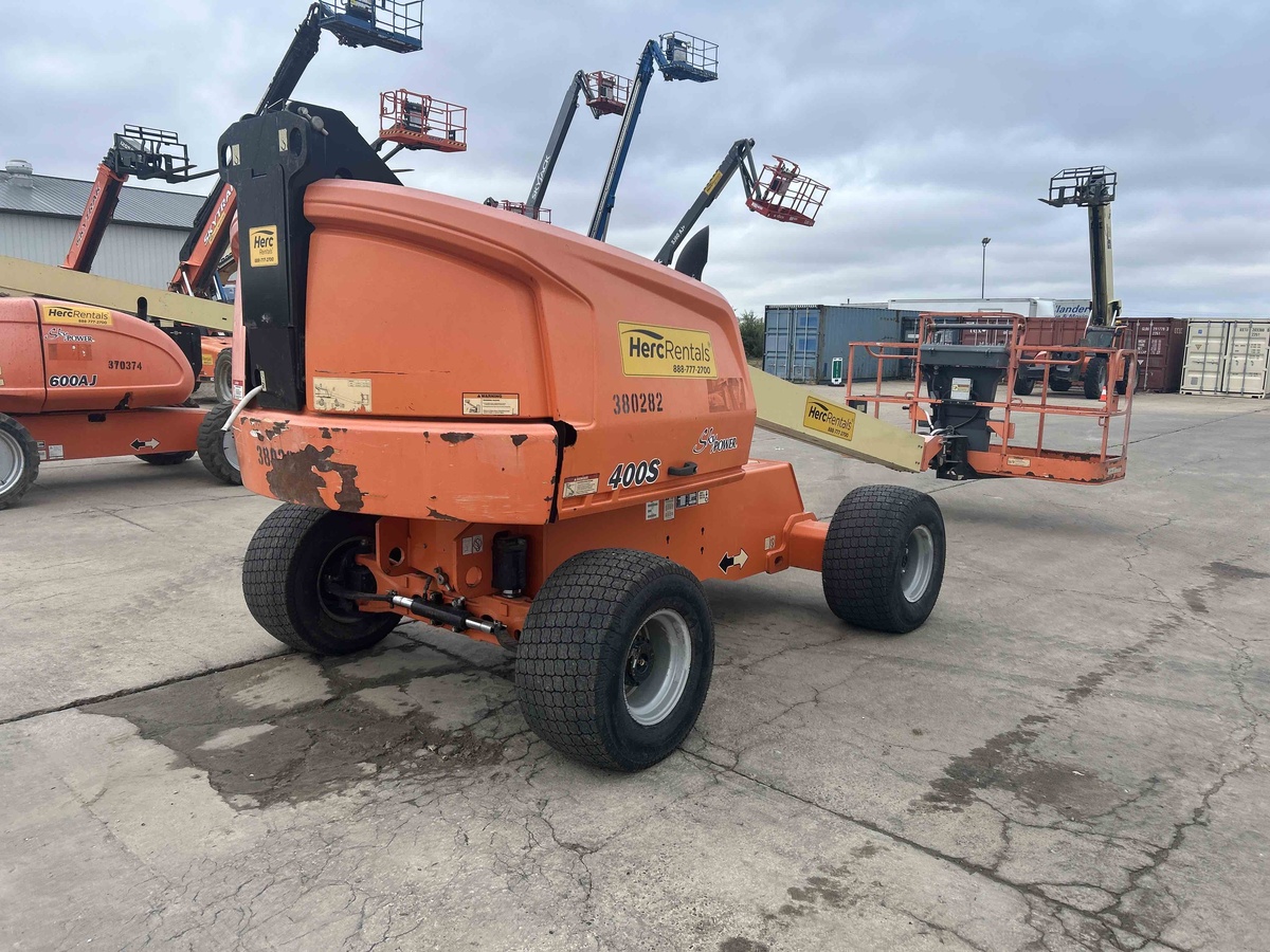 2017 JLG 400S-4