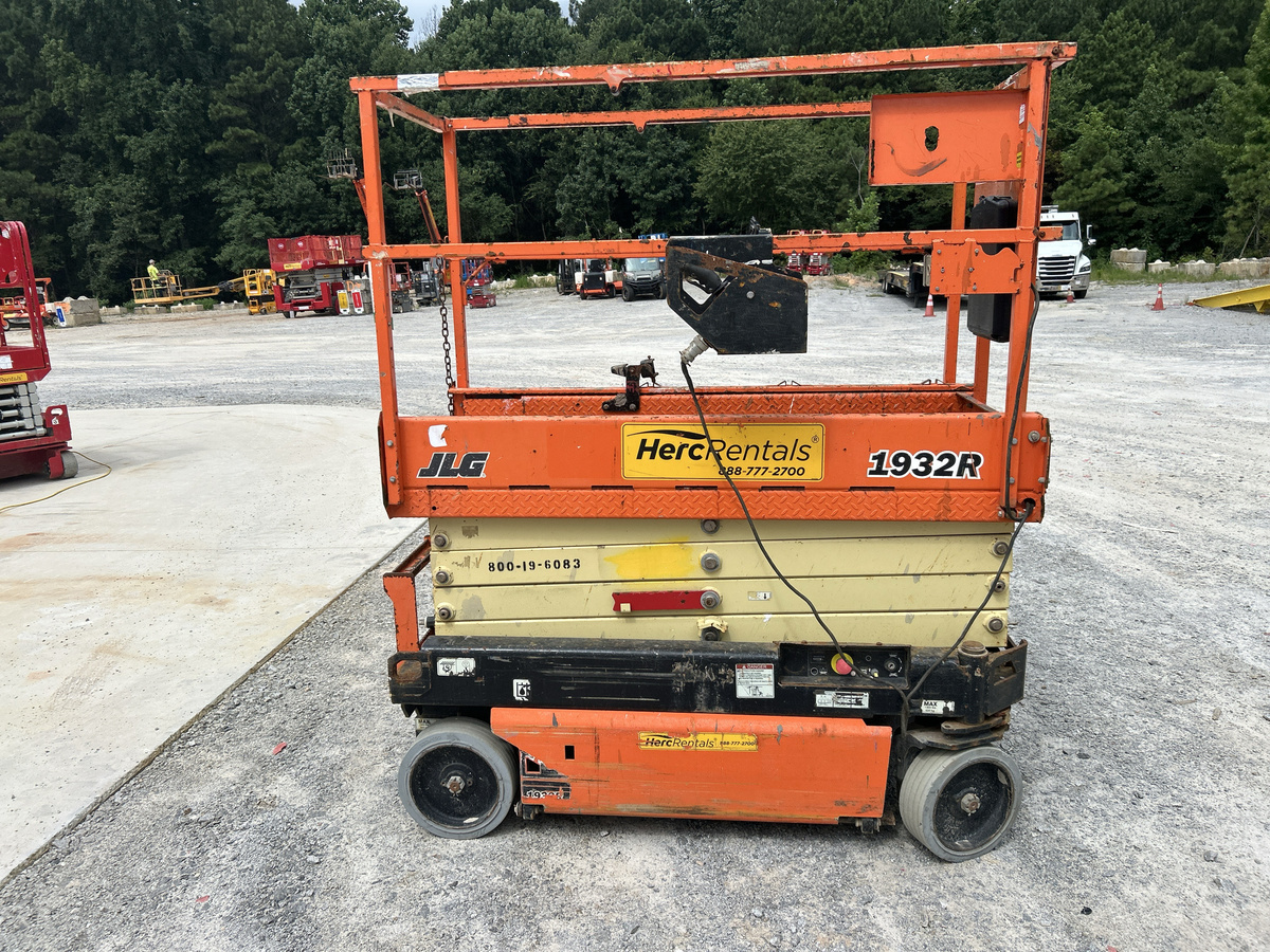 2018 JLG 1932R-3