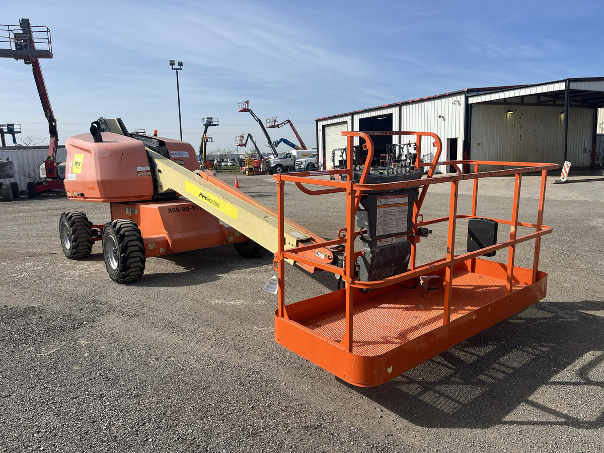 2016 JLG 400S-2