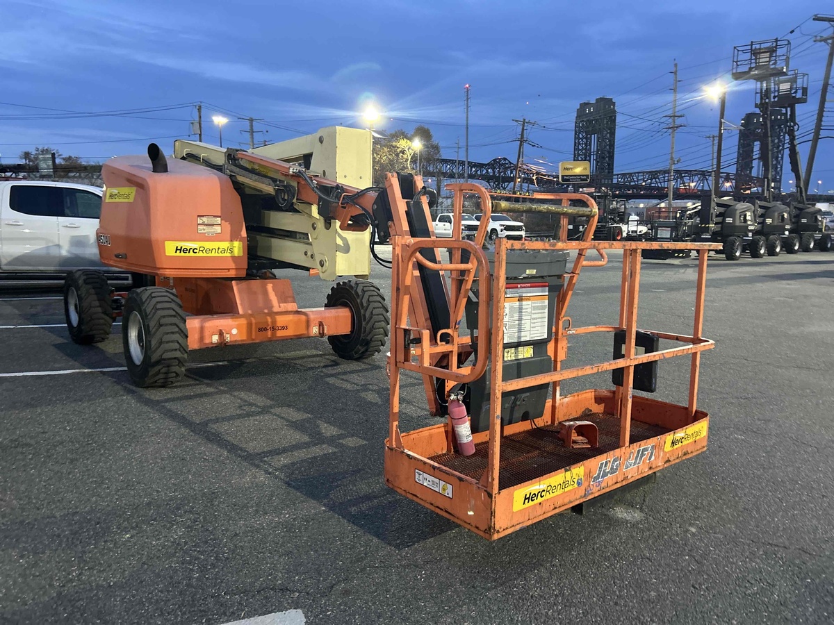 2017 JLG 450AJ-4