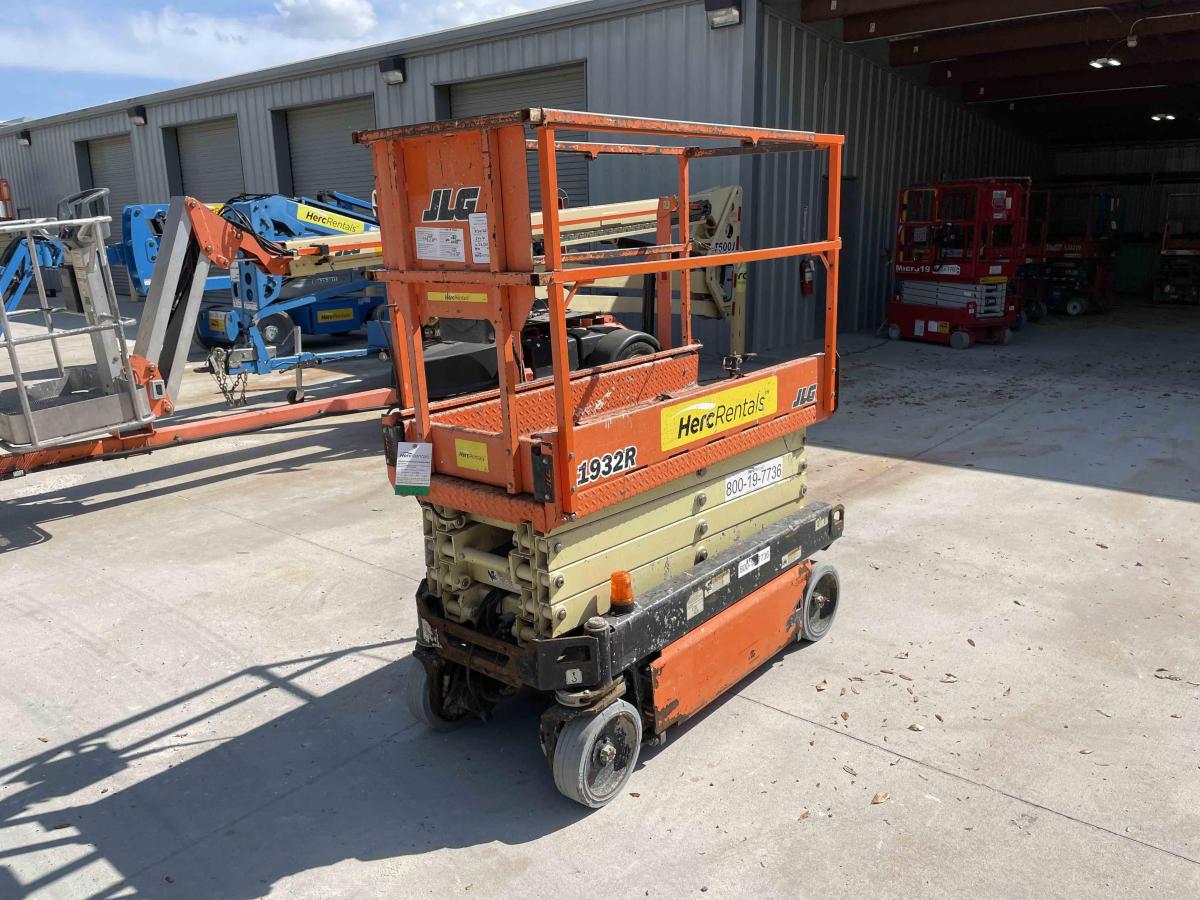 2018 JLG 1932R