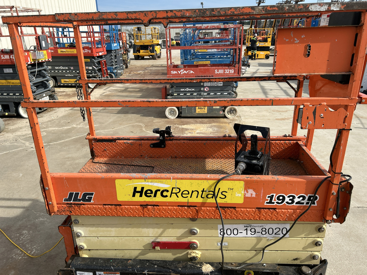 2018 JLG 1932R-5