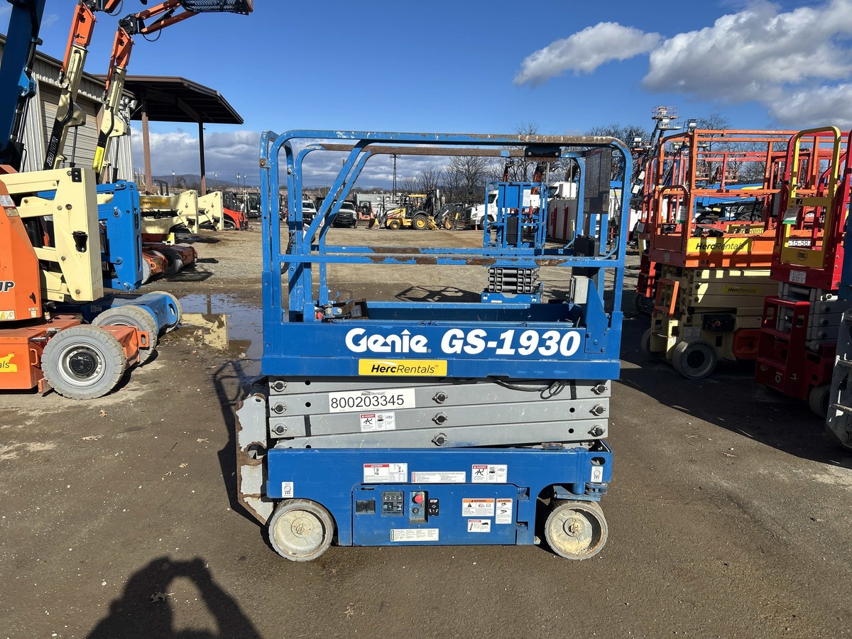 2018 Genie GS-1930