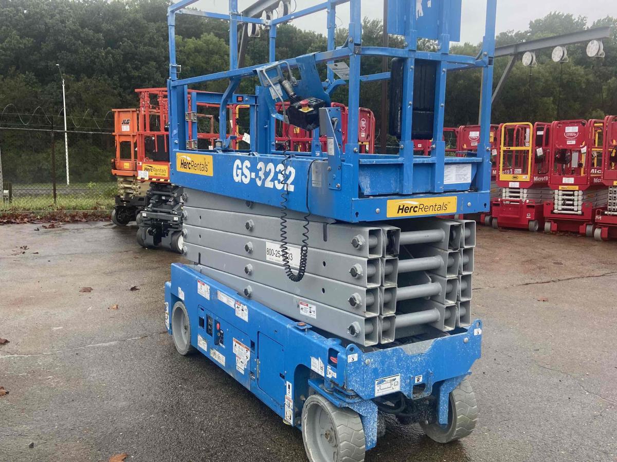 2019 Genie GS-3232