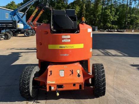 2015 JLG E450AJ