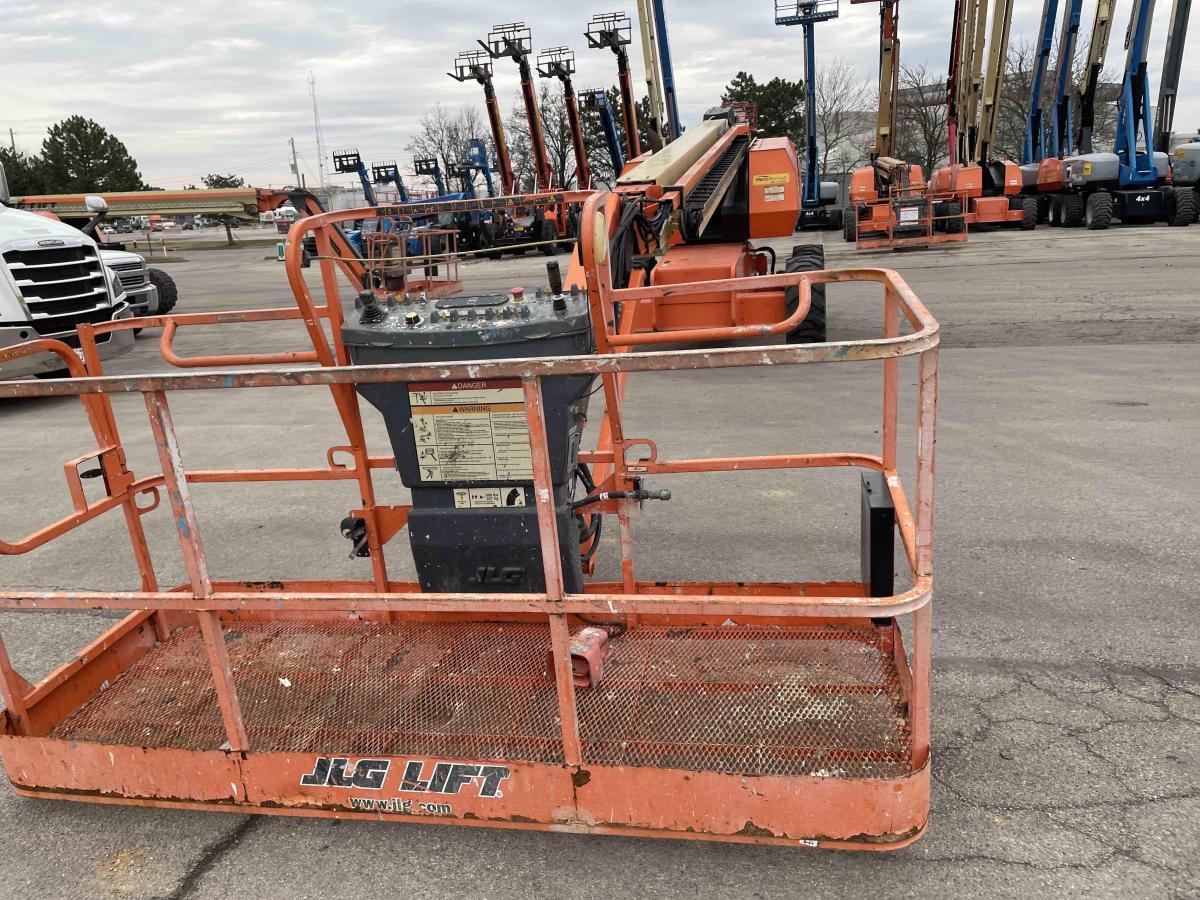 2011 JLG 660SJ