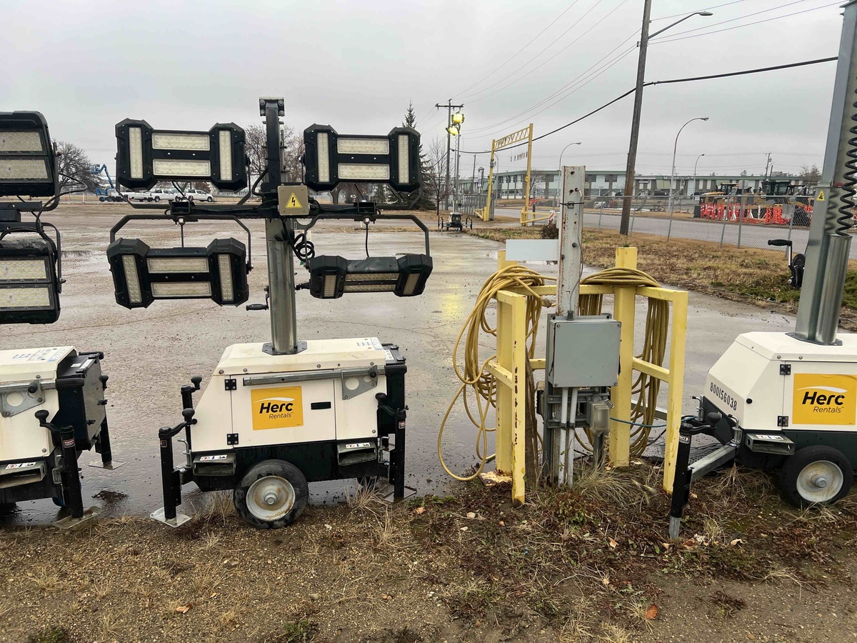 2017 Magnum PLT240-2