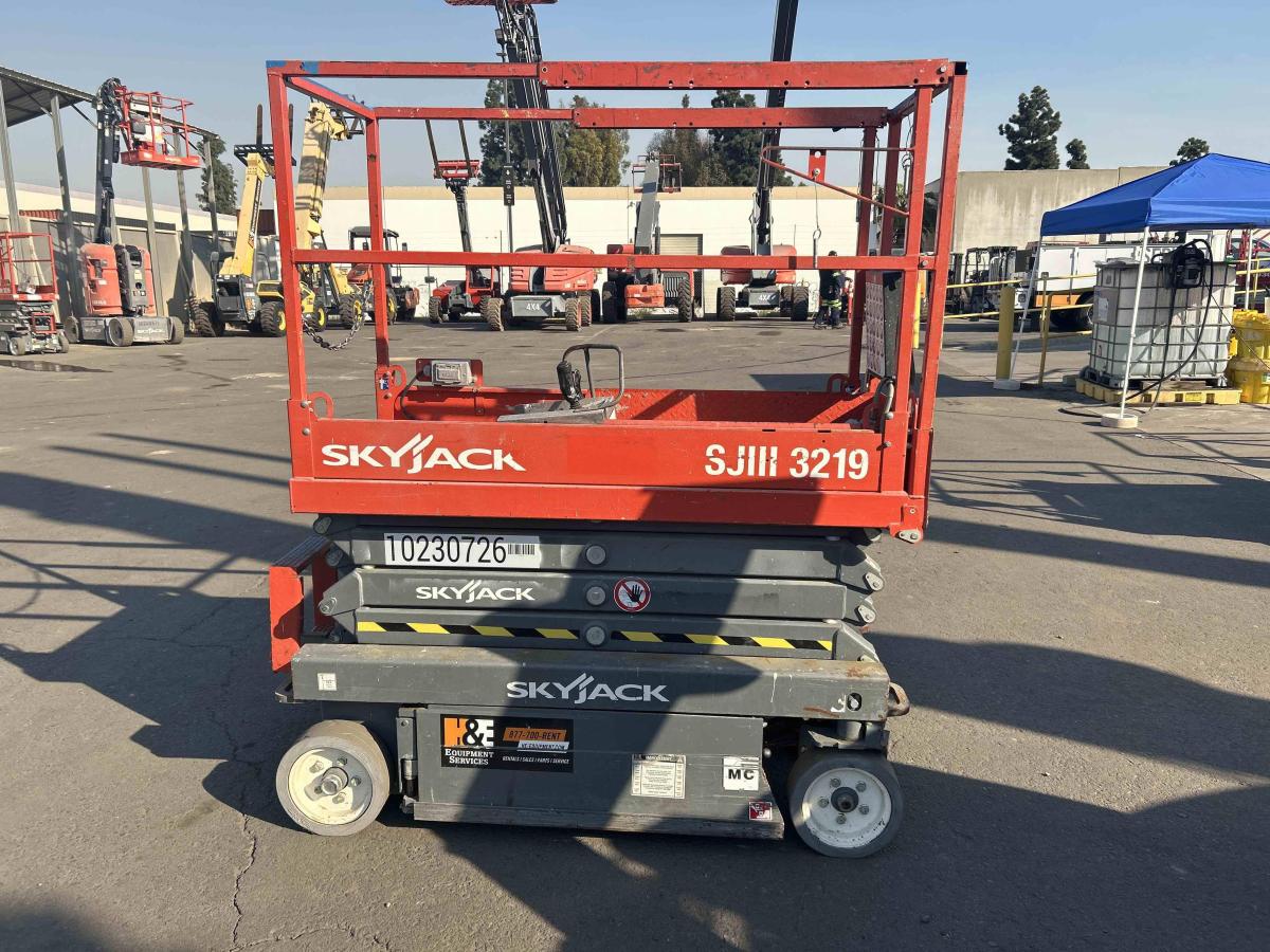 2017 Skyjack SJ3219