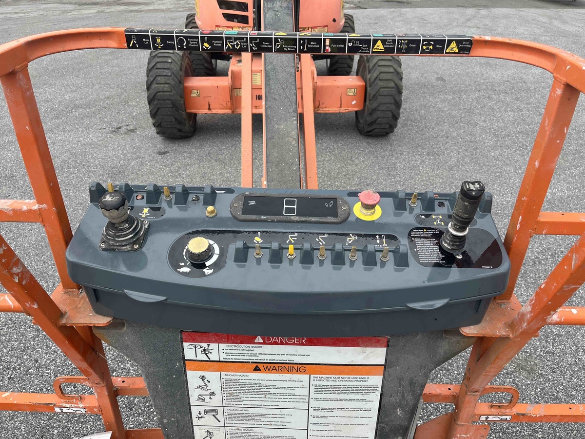 2016 JLG 600AJ-9