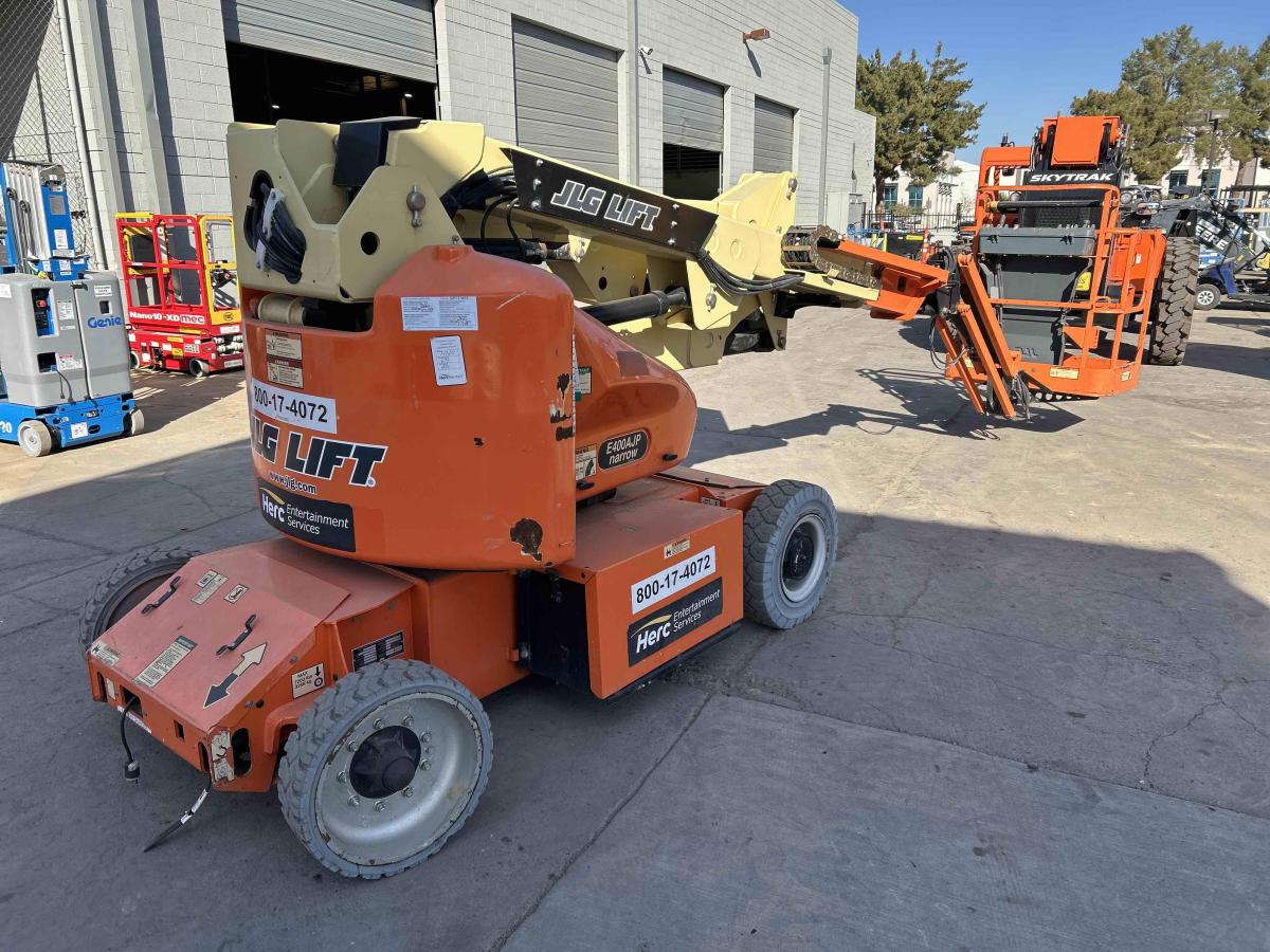 2017 JLG E400AJPN