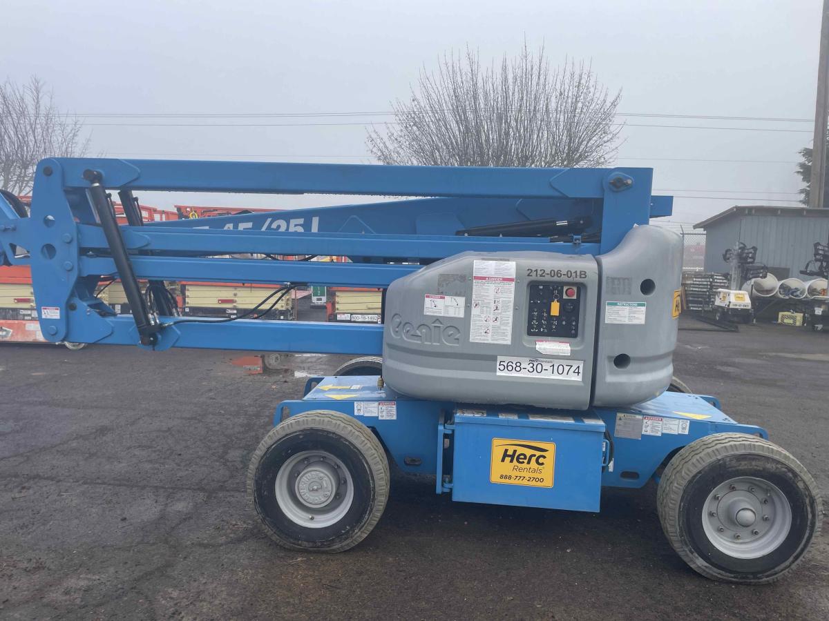 2017 Genie Z-45/25